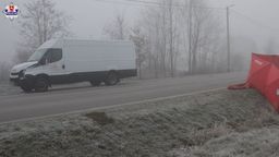 Dostawczak potrącił pieszą. Reanimacja nie pomogła 