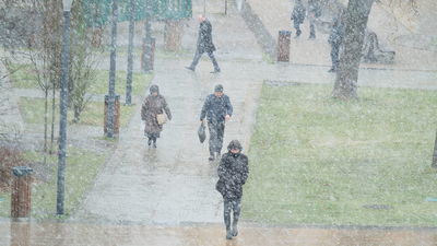 Śnieg spadł w Lublinie. Prognoza pogody na kolejne dni [zdjęcia]