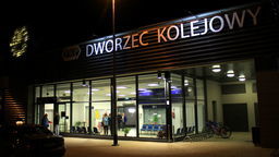 Awaria sieci trakcyjnej niedaleko Puław. PKP podstawia autobusy