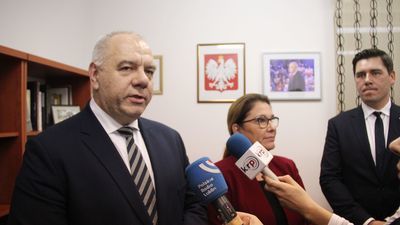 Francuska 136. Politycy PiS pokochali ten adres w Białej Podlaskiej 