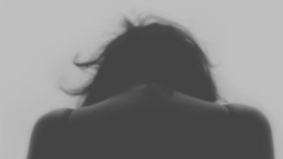 Lubelskie: Dyrektor gimnazjum zaproponował uczennicy podwiezienie. Skręcił w leśną drogę i zaczął obmacywać