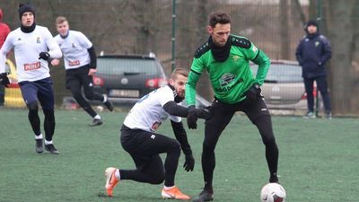 Tomasz Midzierski i jego koledzy rozpoczęli serię meczów kontrolnych od dwóch remisów

