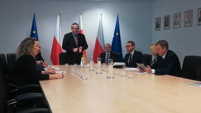 Politycy opozycji z wizytą u marszałka. Rozmawiali o problemach w szpitalach i likwidacji PKS Zamość