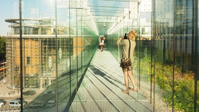 Robił zdjęcia w Centrum Spotkania Kultur. Najpierw został wyproszony przez ochronę, potem dostał cennik