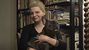 Marysia Pleskaczyńska - Absolwentka KUL, doktor filozofii, etyk, wykładowca, nauczycielka, entuzjastka dydaktyki, autorka programu warsztatów filozoficznych Filozofuj-my. Obecnie uczy etyki w Dwujęzycznej Szkole Podstawowej im. A. Einsteina w Warszawie. Naukowo interesuje ją współczesną etyką, zwłaszcza kategorią pamięci, heroizmu i przebaczenia. Miłośniczka muzyki, poezji, gotowania i jazdy na hulajnodze