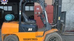 Chełm: Po 40-latku przejechał wózek widłowy. Czeka go operacja