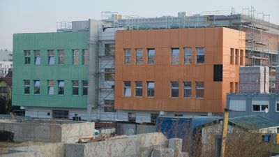 Nowa szkoła przy ul. Berylowej w Lublinie nabiera kolorów