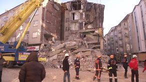 Trzęsienie ziemi w Turcji. Zginęło co najmniej 21 osób