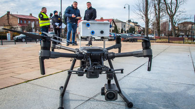 Koszt jednorazowego wypożyczenia drona będzie wahać się od 2 do 3 tys. zł
 