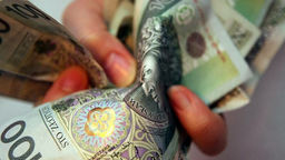 Miały sprzedać pościel. Ukradły staruszce z Białej Podlaskiej całe oszczędności