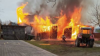 Lubelskie: Spłonęła suszarnia ziół. Straty wyniosły ponad 100 tys. zł. [zdjęcia, wideo]