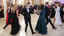 Studniówki 2020. Bal maturzystów XVIII LO im. Stanisławy Paleolog [zdjęcia, wideo]