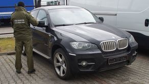 BMW odzyskane przez funkcjonariuszy SG