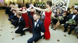 Studniówki 2020. Bal maturzystów lubelskiego VIII LO w hotelu Luxor [ZDJĘCIA]