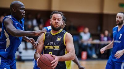 Bogdan Lembrych (z piłką) należy do czołowych graczy Matematyki