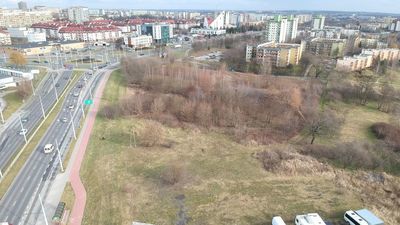 Czy między ul. Jana Pawła II a pobliskim parkiem powinny powstać nowe mieszkania?