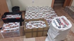 "Dziupla samochodowa" w Lubelskiem. W środku było też 300 tys. nielegalnych papierosów [wideo, zdjęcia]