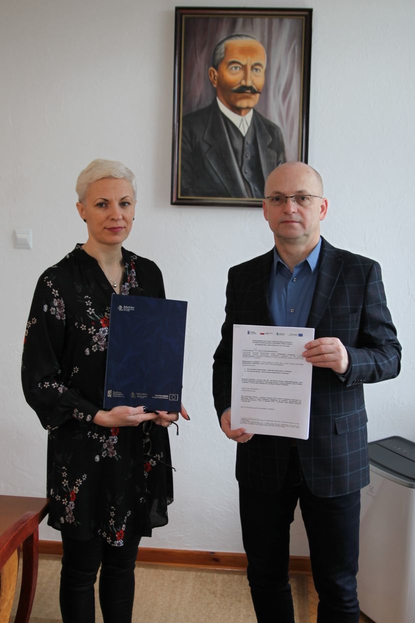 Koordynatorka projektu Honorata Godlewska i dyrektor ZSCKR, Radosław Klekot