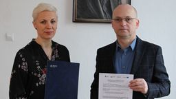 Koordynatorka projektu Honorata Godlewska i dyrektor ZSCKR, Radosław Klekot