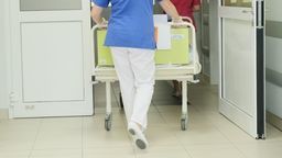 Lubelskie: Cztery szkoły zamknięte z powodu wirusa. Największy szpital wprowadził zakaz odwiedzin