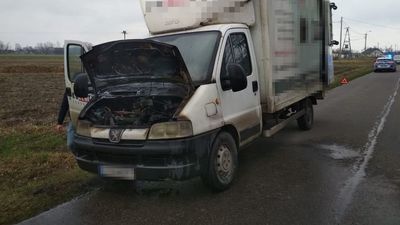 Lubelskie: W trakcie jazdy zapalił się silnik samochodu