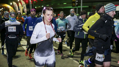 Trzecia Dycha do Maratonu. Ponad 950 zawodników ukończyło nocny bieg [ZDJĘCIA, WYNIKI]