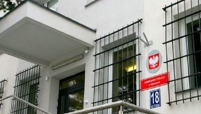 Ekspedientka przyłapała mężczyznę na kradzieży karmy dla kotów. Groził kobiecie, że ją zabije