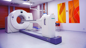 Sprzęt o wartości 8 mln zł stoi praktycznie nie wykorzystany. Chętnych na drogie badania w ramach prywatnej usługi brakuje, a kontraktu z NFZ wciąż nie ma