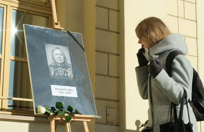 Przed Ratuszem zostało ustawione pamiątkowe zdjęcie Romualda Lipko