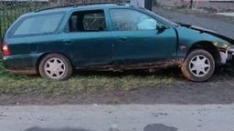 Podróż zakończył na betonowym przepuście. Kierowca kompletnie pijany