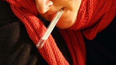 Mieli chorować, a pracowali. Zostali przyłapani