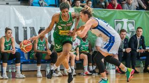 Briana Day zakończyła mecz z double-double – miała 28 punktów i 17 zbiórek.