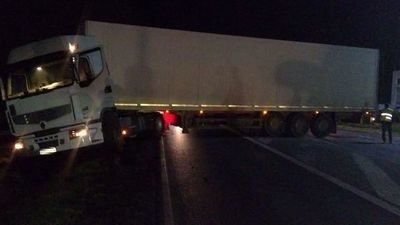 Naczepa zablokowała drogę krajową