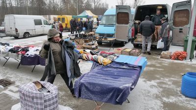 Jabłonna: Targ w nowym miejscu. Przeniósł się też urząd gminy