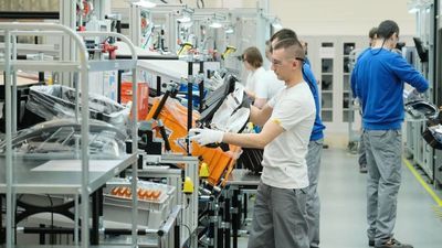 Na razie fabryka w Niemcach produkuje proste reflektory, ale wkrótce zaoferuje tzw. inteligentne lampy