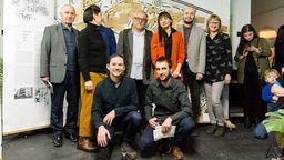 Od lewej stoją: Euzebiusz Maj, Iwona Mariańska-Księżniak ,  schowany za nią Michał Fronk, Igor Hansen,  Paulina Paga,  Marcin Semeniuk, Marta Nazaruk-Napora. Od lewej z przodu: Maciej Polynko i Mateusz Borny