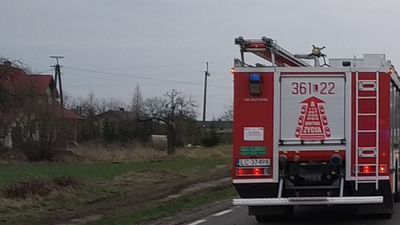 Ewakuacja dwóch gospodarstw w gminie Kamień. Koparka przebiła rurę z gazem