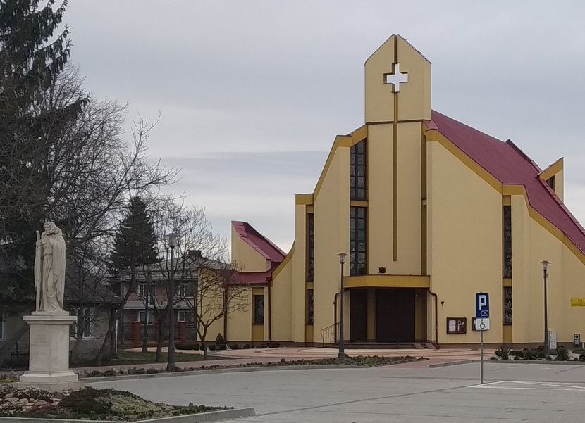 Kościół parafialny w Białopolu
