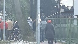 Kilkadziesiąt osób w kolejce pod MOPR w Chełmie. Urzędnicy: pieniędzy nie zabraknie! 