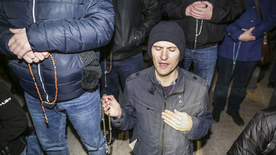 To był pierwszy taki różaniec w Lublinie. Na pl. Litewskim modlili się sami mężczyźni [ZDJĘCIA]