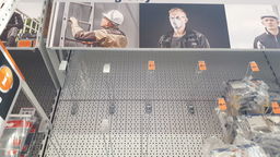 Koronawirus. W marketach budowlanych brakuje maseczek przeciwpyłowych. "Ludzie się na nie rzucili, jak tylko pojawiło się zagrożenie"