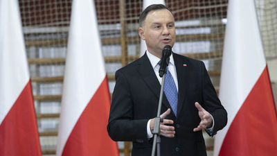 Andrzej Duda podpisał ustawę o rekompensacie dla mediów publicznych. Niecałe 2 mld zł trafią do TVP i Polskiego Radia