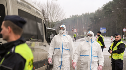 Policja wspiera w utrzymaniu kwarantanny