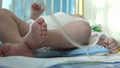 Niemowlak z krwiakami w główce. Co się działo z chłopcem? 