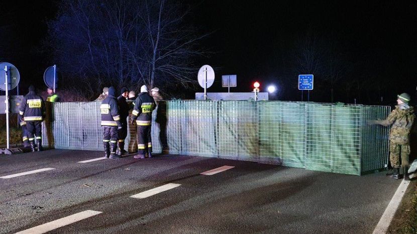 O północy wybrane drogi przecinające granicę Polski zostały zablokowane