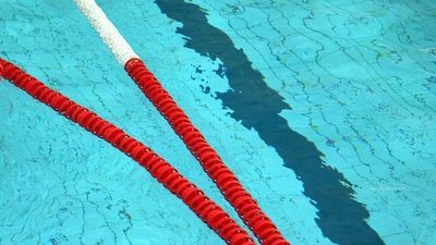 Wypadek na basenie w Lublinie. Mężczyzna w ciężkim stanie