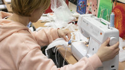 Maseczki szyją wolontariusze z Centrum Wolontariatu w Lublinie