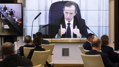 Senat zmienił ustawy o wsparciu dla firm. Usunął głosowanie korespondencyjne w wyborach