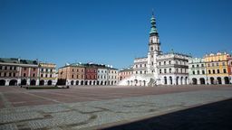 Opustoszały Rynek Wielki i ulice Zamościa. Mieszkańcy zostali w domach