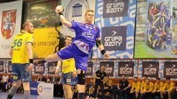 Ostatni mecz w PGNiG Superlidze przed przymusową przerwą odbył się w środę w Puławach, gdzie Azoty przegrały z PGE Vive Kielce 32:39